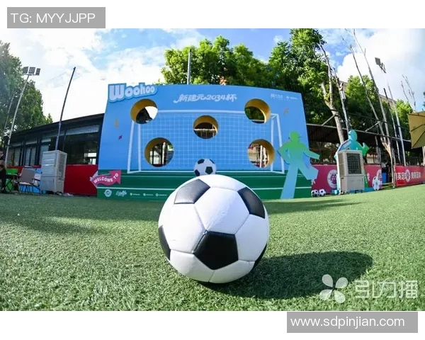 大吉利足球带你领略激情四溢的绿茵场景与无尽的胜利梦想